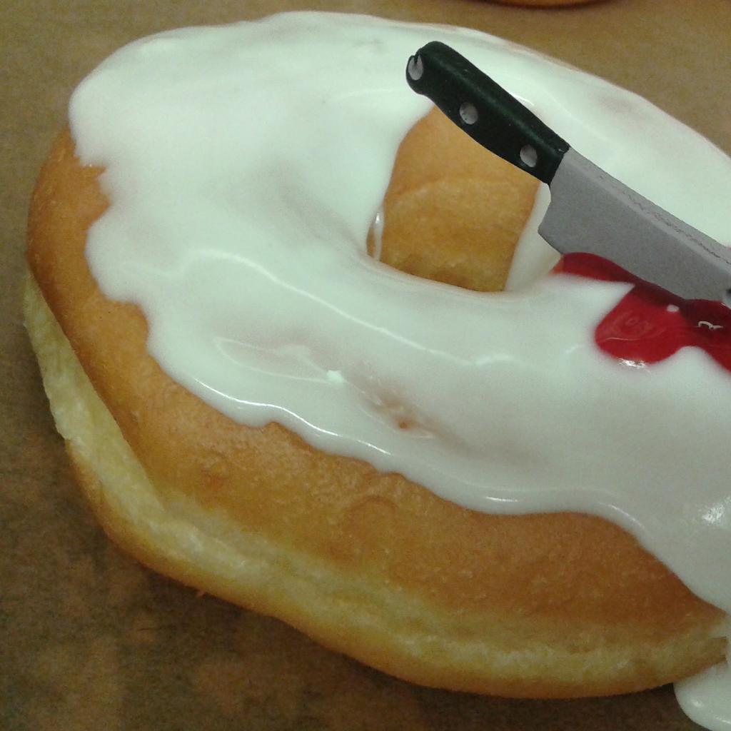 killakimmy17's tweet photo. #Halloween #donuts http://t.co/E1alVTU2Qh