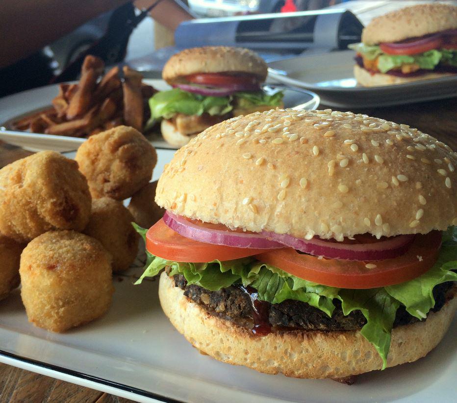 BurgerFuel's tweet photo. Happy Vegetarian Day to our vege friends! If you live the vege life, tweet us back and we'll shout a few burgers! http://t.co/O4C2tYtZsy