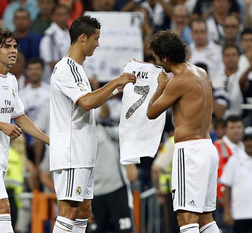 adalhans's tweet photo. "@RMadridInfo: The Legacy of number Se7en #HalaMadrid http://t.co/vyqLYV4L0k" #RMCF #RMLive #RM4All #RM4Ever #Merengues #CorazonBlanco #CR7
