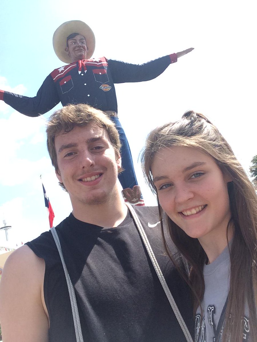 trmeparr's tweet photo. #jacketsatthefair http://t.co/h6TtwoyRUn