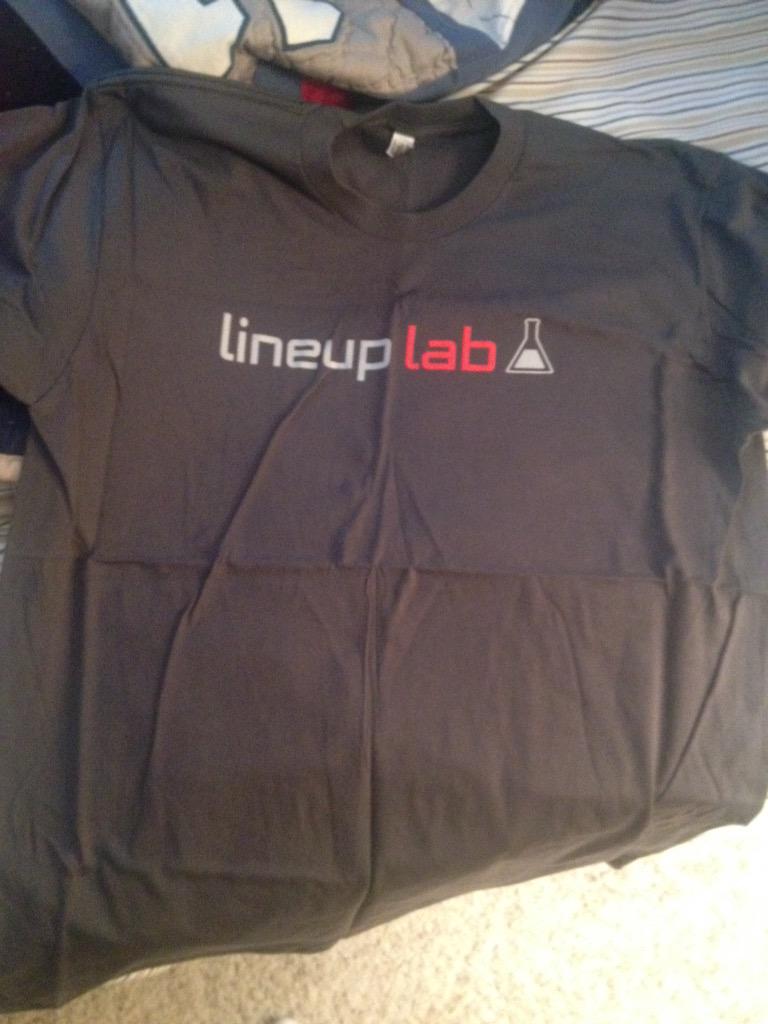 4Dolan4's tweet photo. Shoutout to @LineupLab for the t shirt!! Daily fantasy sports? Pick like the pros #WeCashin #InTheLab #NickelodeonJr http://t.co/90hsQdDXkQ