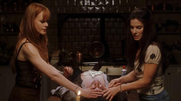 BuzzFeedEnt's tweet photo. 17 Not-Too-Scary Halloween Movies For People Who Are Easily Scared http://t.co/TsIhjmaPT3 via @andyschwander http://t.co/PIfHiLRV7F