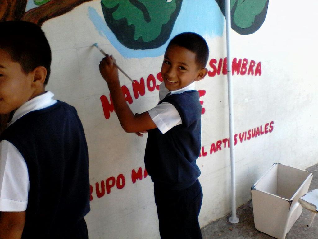 PAEMIRANDA's tweet photo. EBN tacata activando el mural por la Agricultura Escolar @ZonaEducMiranda @MirandaCulturaz @cnae_ve @WilliamsMacondo http://t.co/P2EzILp9Ya