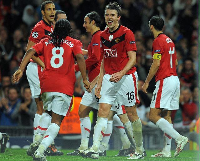 PerSempreUnited's tweet photo. Setelah 6 tahun, keulang lagi kemenangan 2-1 melawan Wolfsburg di UCL. http://t.co/4fQNZpsYdL