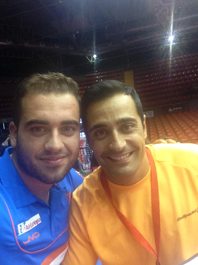 adriancarmo's tweet photo. Con el Gran @manumartin83  Buen Profesor mejor Entrenador esta va dedicada al "Mallorca" jajaja! http://t.co/hs2fBkvRyg