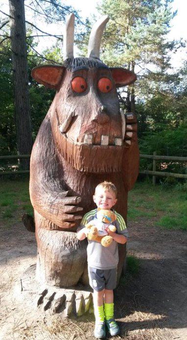 FPIES_Frankie's tweet photo. Me and my friend Cobie meeting the Gruffolo I had so much fun #fightingFPIES http://t.co/074lW4D1uC