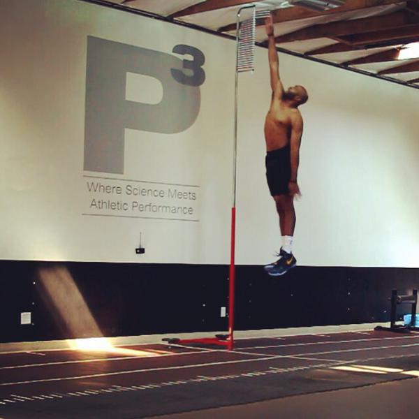 EtiquetaNegra44's tweet photo. Un pájaro, aunque sea viejo, sigue teniendo alas.
Pues eso, Vince Carter con 38 años. http://t.co/GxO2Yh0I8S