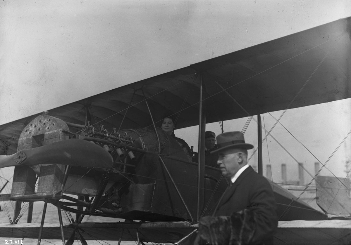Early aviators offered airplane rides to the public during the <a href="/PPIE100/">PPIE100</a> in San Francisco. flysfo.com/museum/exhibit…