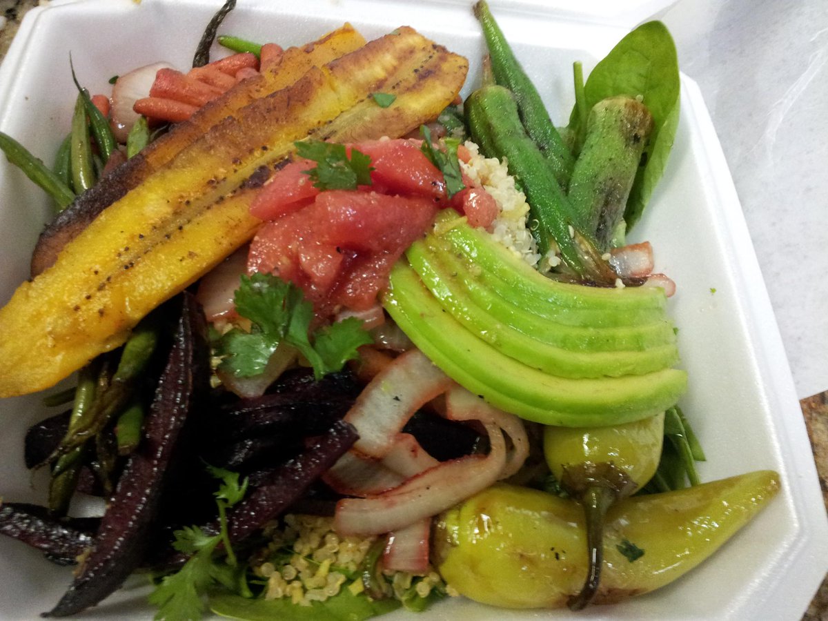 Garden Veggie stirfry with quinoa &amp; beesting sauce #chefwillveganfoodhuntsville