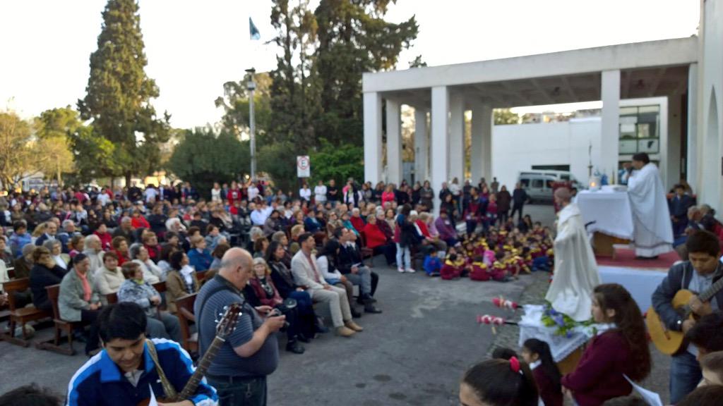 cossarmarcelo's tweet photo. Junto a los vecinos compartiendo la hermosa misa del Padre Saravia en honor a San Jerónimo patrono de nuestra Ciudad http://t.co/wj6nrabH5c