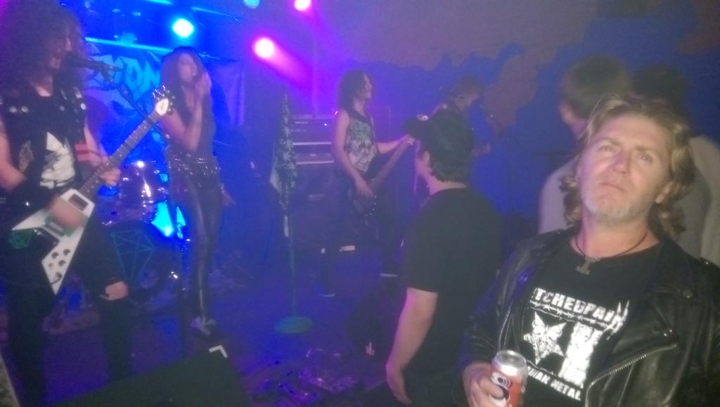 alpark666's tweet photo. @lordwar666 Hey Rick! Got a picture of you rocking to @diemonds @CCDiemond @PartyPriyaPanda in #Oshawa Saturday 🍻🍁🎶 http://t.co/3935U83DYx