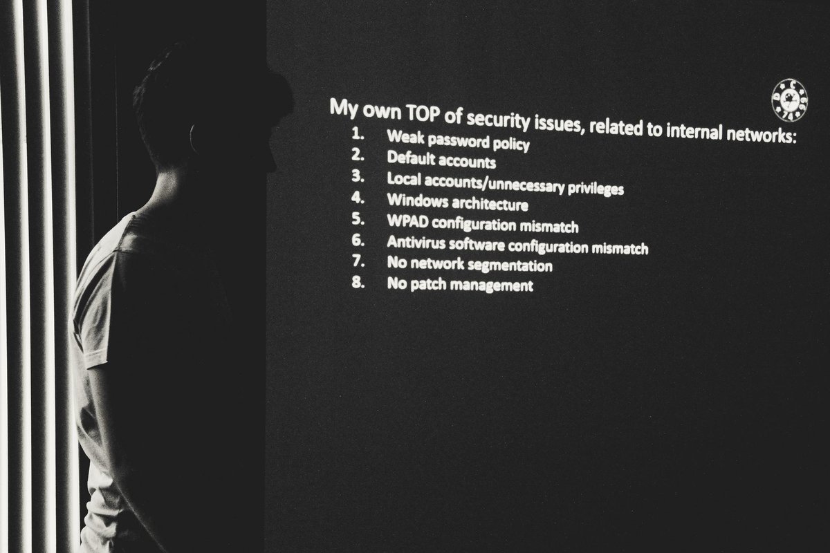 DC7499's tweet photo. Отчёт о восьмой встрече #DC7499 #DefconMoscow в @neuronspace http://t.co/YOZ0GD7X40 http://t.co/LGITxnChG8