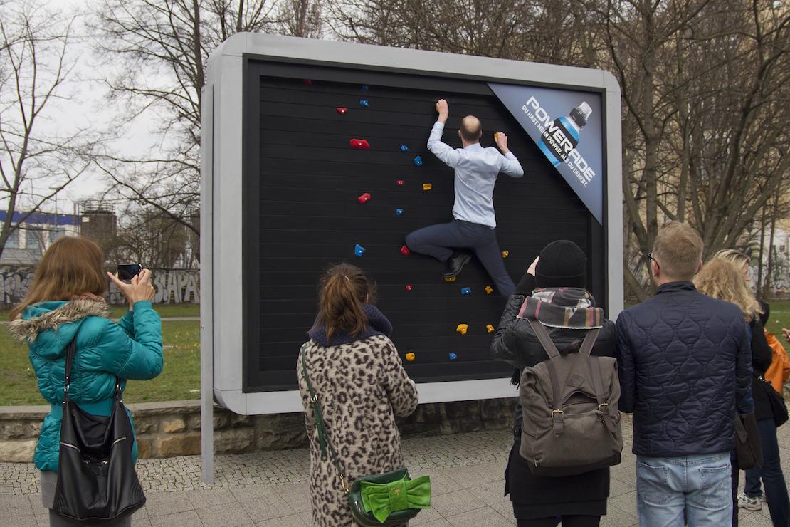 CGuerrillaMBlog's tweet image. Powerade Creates Genius Workout Billboards To Help You Break A Sweat bit.ly/1AaXKvq #marketing