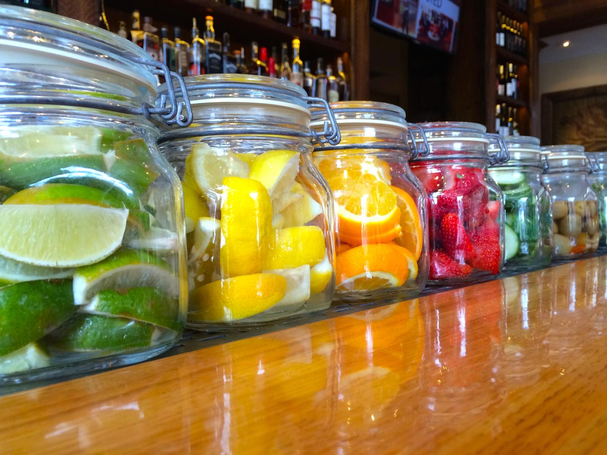 What's your favorite cocktail garnish? #tastetherainbow