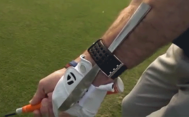 GolfDigest's tweet photo. 19 random objects that surprisingly make really good golf training aids: http://t.co/kYtteSmjg5 http://t.co/BljeGqdt0U