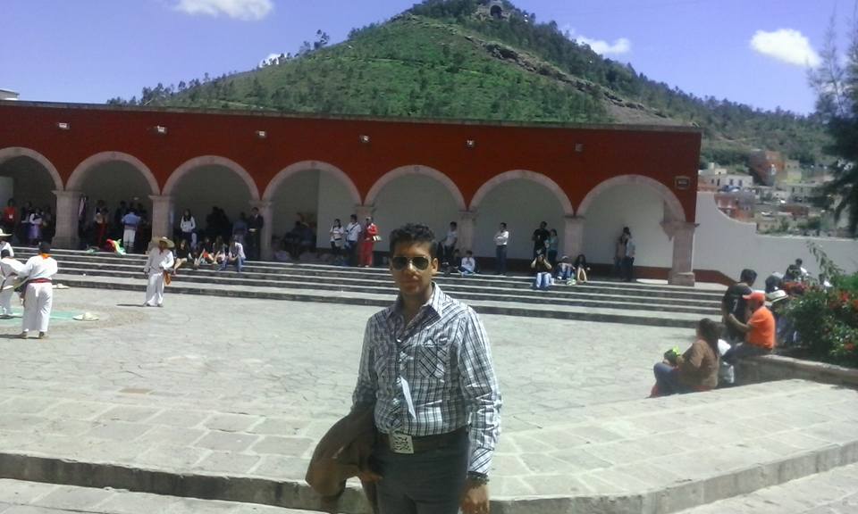 JuanDeDiosGS's tweet photo. Plaza aledaña al #teatro #Felguerez. #Zacatecas
XXXIV Festival Nacional de Arte y Cultura de los Tecnologicos 2015 http://t.co/XeHfJWV4lR