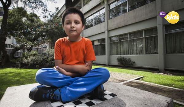 vmekids's tweet photo. Un niño mexicano de nueve años estudia Química en la universidad vía @el_pais  http://t.co/7XxdCUIU7f http://t.co/YRuUQ6Ogpy