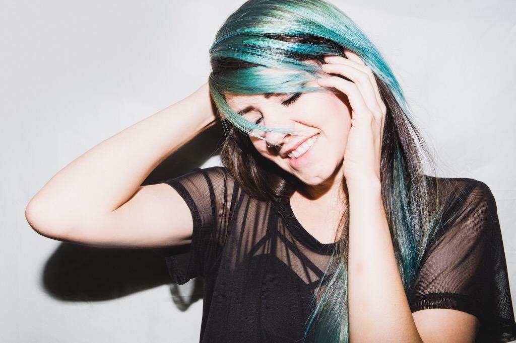 annaleemedia's tweet photo. black and blue and I love you. http://t.co/Y07yMJIOu1