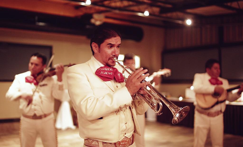 MeshFilms's tweet photo. Do your wedding reception right. Hire a mariachi band.

#weddingvideography #weddingphotography #nycweddings http://t.co/vuW4l0MsiB