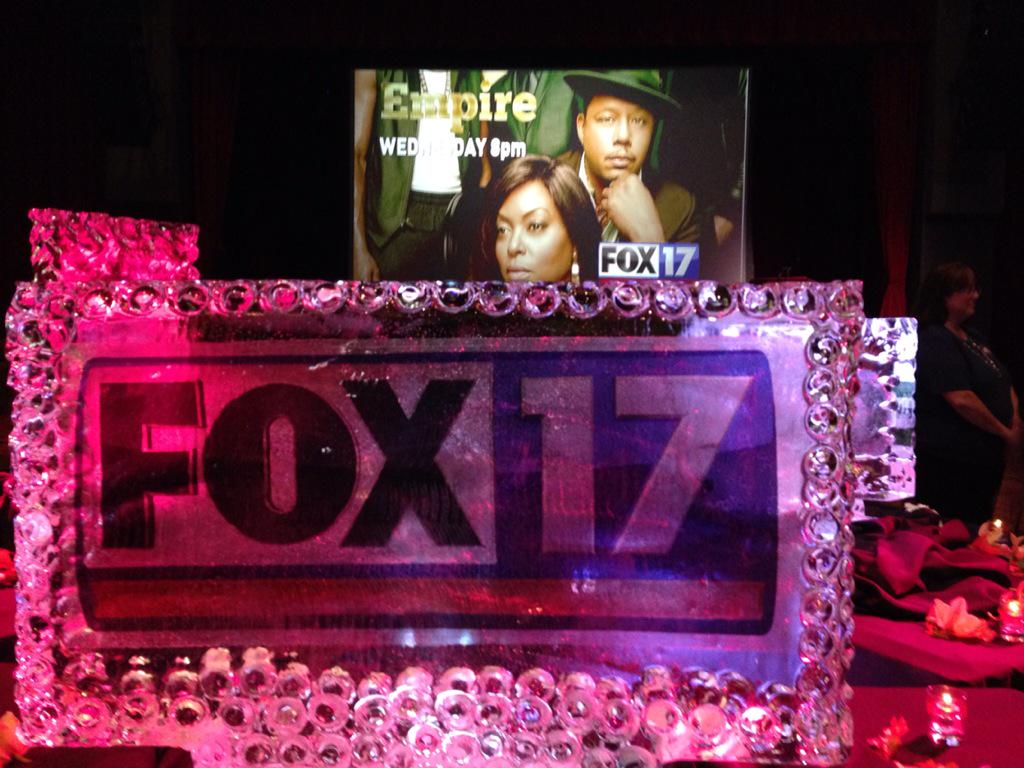 StacyCase_'s tweet photo. The power of 3 #Trifecta @wztv_fox17 #MyTV30 #CW58 #ThankYou for watching. Fox 17 Premier party @citywinerynsh http://t.co/7s1qOOMX0l