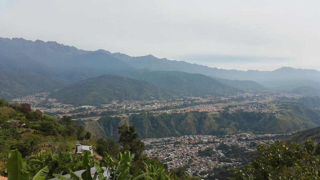 SerExtremo's tweet photo. Mérida, vista desde vía el Morro, en ruta hacia sector Santa Catalina a grabar Canyoning! Muy pronto por @tvskytv http://t.co/yAcChGYYW2