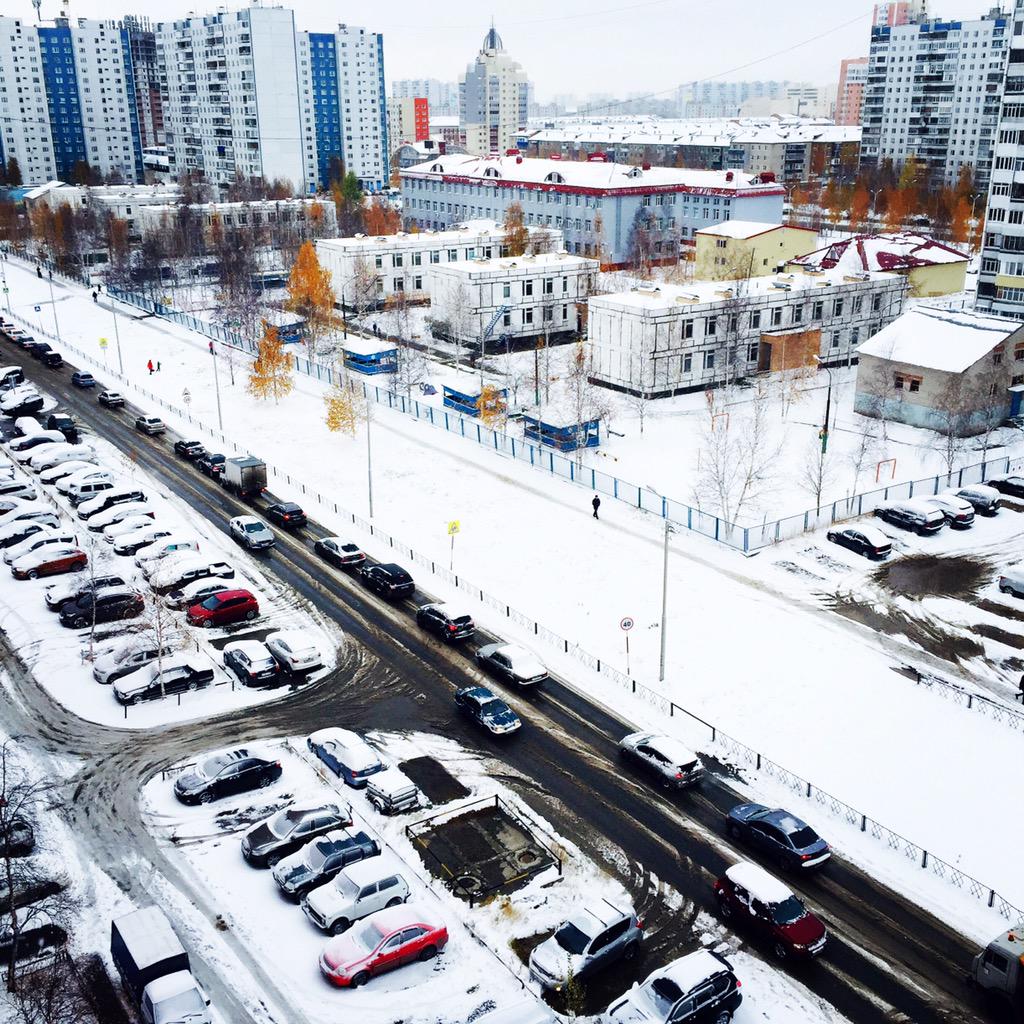 BetaInko's tweet photo. Осень 3 месяца? Не, не слышала.
#снегвнижневартовске #снег http://t.co/7tieCDPGvP
