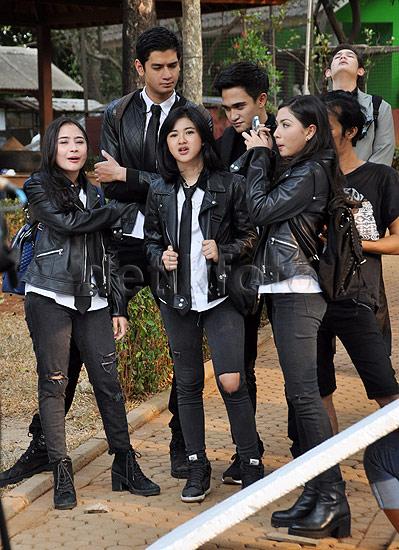 gina_yulian19's tweet photo. Genk jessica cs @Jscmila @PrillyBie @dindazani @adhityaalkatiri @kevinhillers @ASPGGSRETURNS @detikhot http://t.co/M2XLbISYX9
