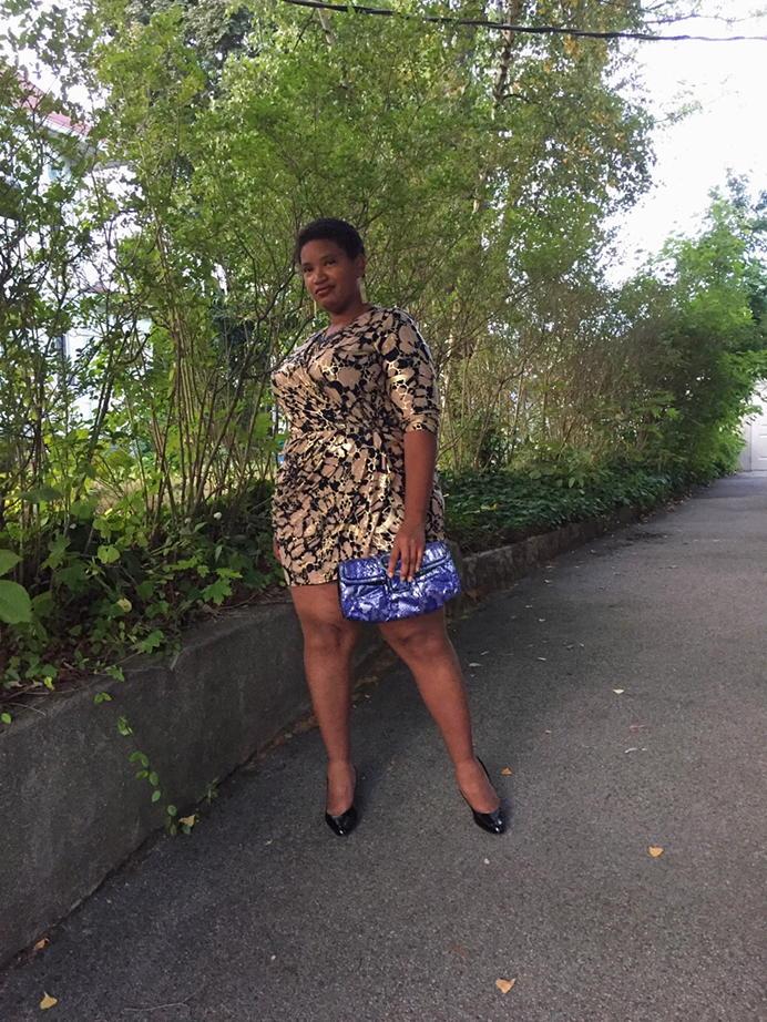 DeliaSocorroH's tweet photo. #StyleMeSeptember Day 30, the last September Day. Here I am looking for my #PrintsCharming (Get It?...Don't judge me) http://t.co/o1codPlVzN