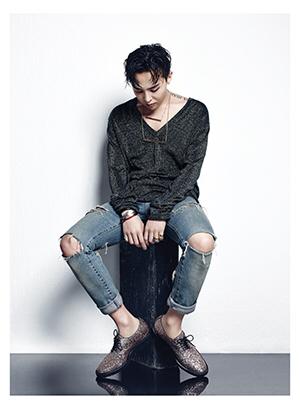 voguejp's tweet photo. ジュゼッペ・ザノッティとG-DRAGONがコラボ！　限定シューズは10月に発売。 http://t.co/7dMKr0egwr #BIGBANG http://t.co/JYWSrPVhTZ