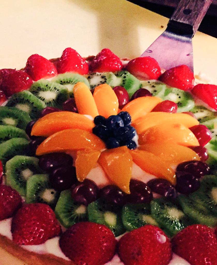 RivieraFocaccia's tweet photo. Just because: Our crostata di frutta short cake with pastry cream is smothered w/fresh fruit! #dessert #sweettooth 🍓 http://t.co/V70UW7v22k