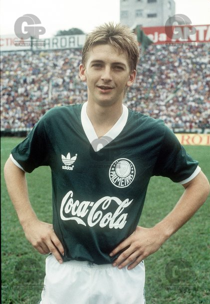 MemoriasFutebol's tweet photo. Quem Lembra: Galeano do Palmeiras antes do jogo contra o botafogo-RJ pelo Brasileirão de 1990 http://t.co/UOhQGwiOuV