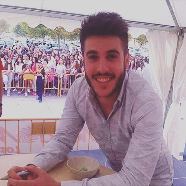 Gracias Los Barrios (Cádiz) por todo el cariño recibido esta tarde. ¡¡¡Mañana toca más y en Huelva!!! #ElViaje 👜👜✈️✈️