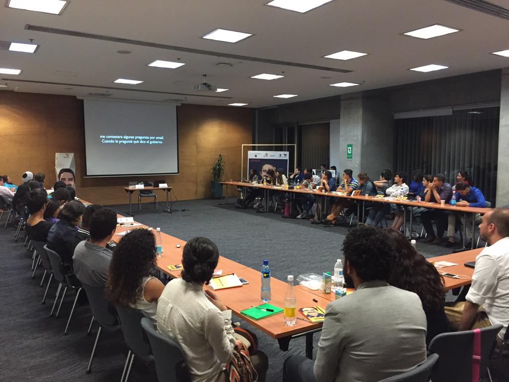 radioambulante's tweet photo. Todos esuchando @MashiRafael vs @CrudoEcuador muy atentos en Medellín. @FNPI_org #PremiosGGM @silviavinas http://t.co/1IGd6c20y2