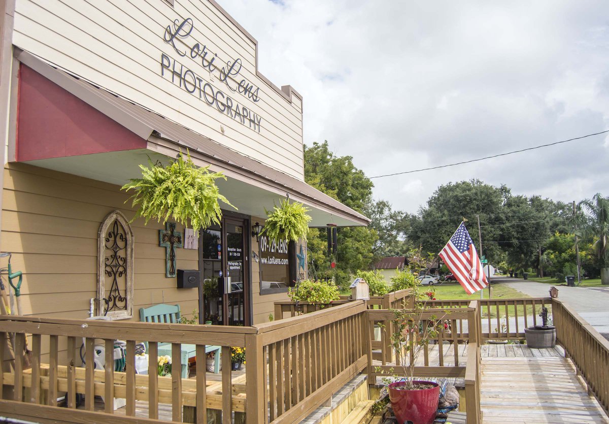 crhenderson90's tweet photo. LoriLens moves into new studio. http://t.co/y8g6Izi3Yu Nederland Chamber to host ribbon cutting Thursday. #patxnews http://t.co/1JHro18uli