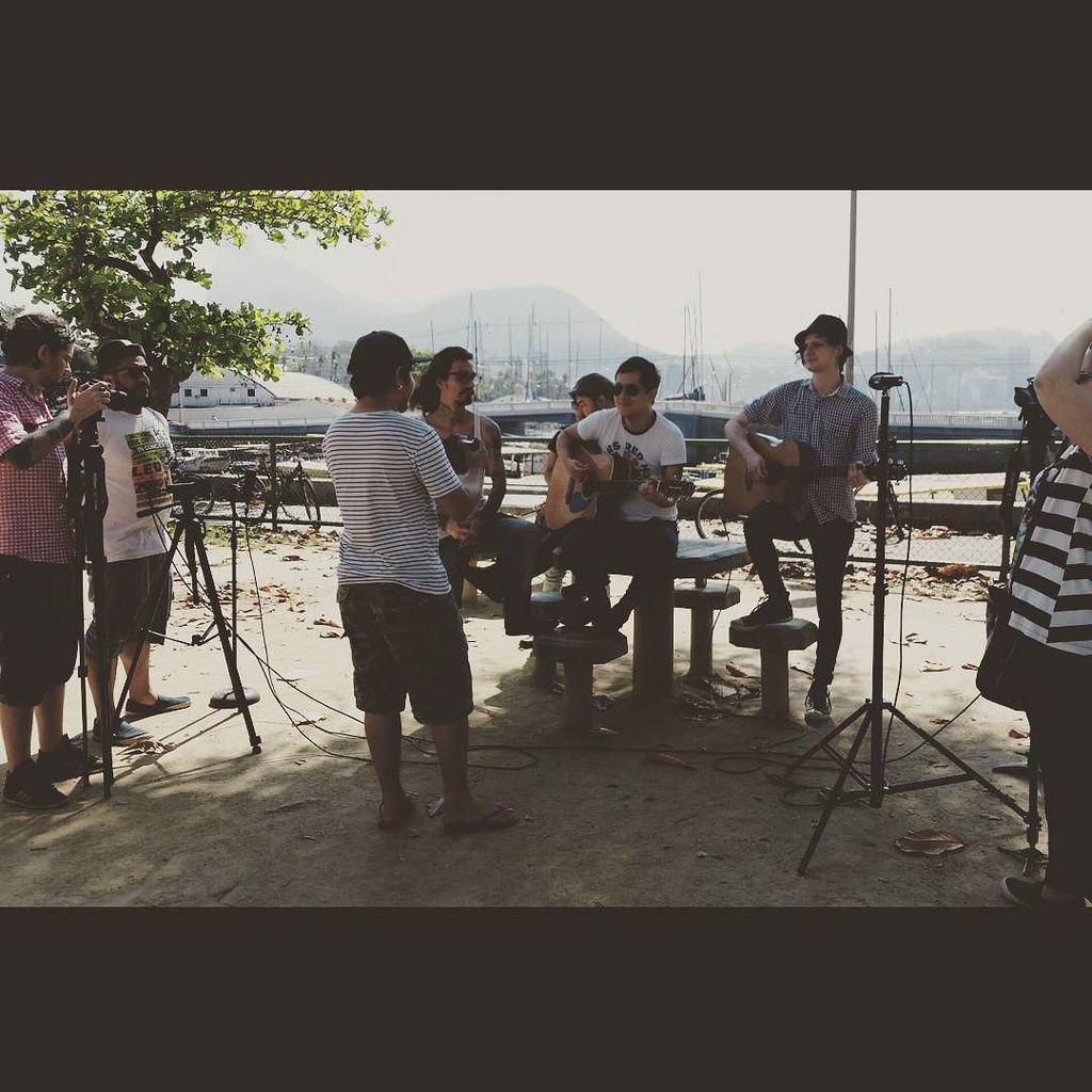 Lexi_B_Tyler's tweet photo. @luisfelipeleao_ : http://t.co/fs5L42Osr7 | #clashingclouds #acenavive #indiepunk #indierock #indie #unplugged #a… http://t.co/tTZBMzsg2g