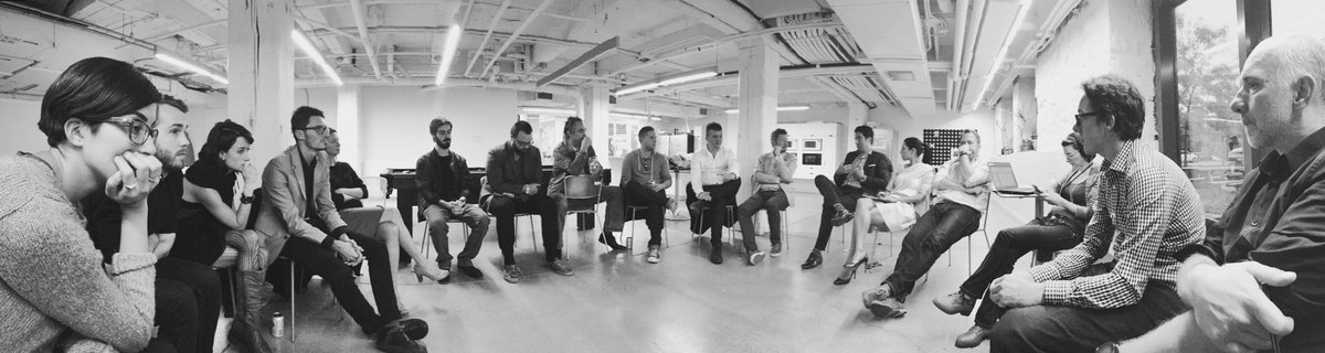 lemayLAB's tweet photo. Petite table ronde du #LemayLab ce soir. #Team http://t.co/NhI8hxKwiZ