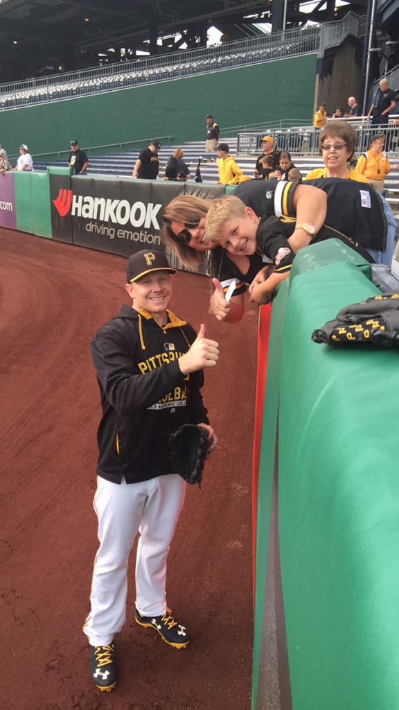brash86's tweet photo. Hanging with @Mark_Melancon_ before the game!! @pirates #PitDataStrongFan http://t.co/qFffca3pef