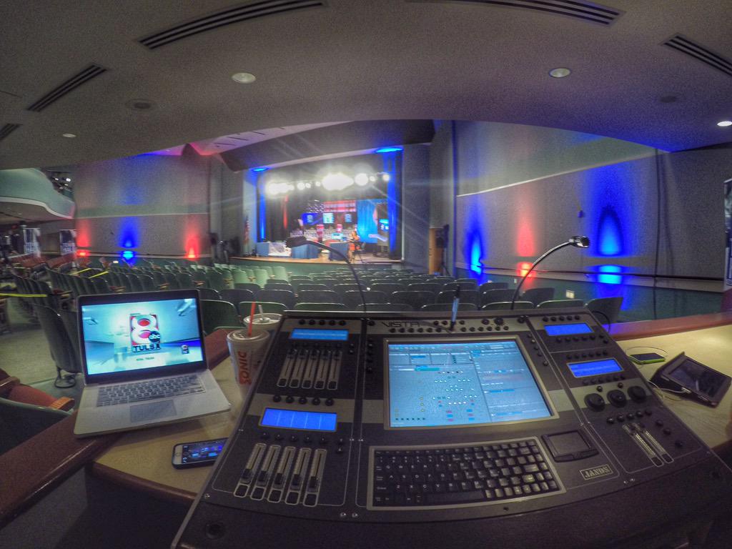 SNLDesigns's tweet photo. Lighting @KTULNews Town Hall w/@IntegrityLight this evening! #YourVoiceYourFuture
#LightingTulsa #IntegrityLighting http://t.co/86bM3htV8j