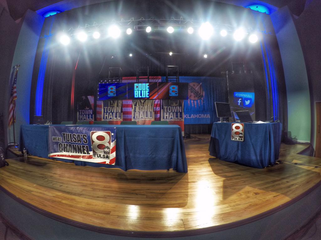 SNLDesigns's tweet photo. Lighting @KTULNews Town Hall w/@IntegrityLight this evening! #YourVoiceYourFuture
#LightingTulsa #IntegrityLighting http://t.co/86bM3htV8j