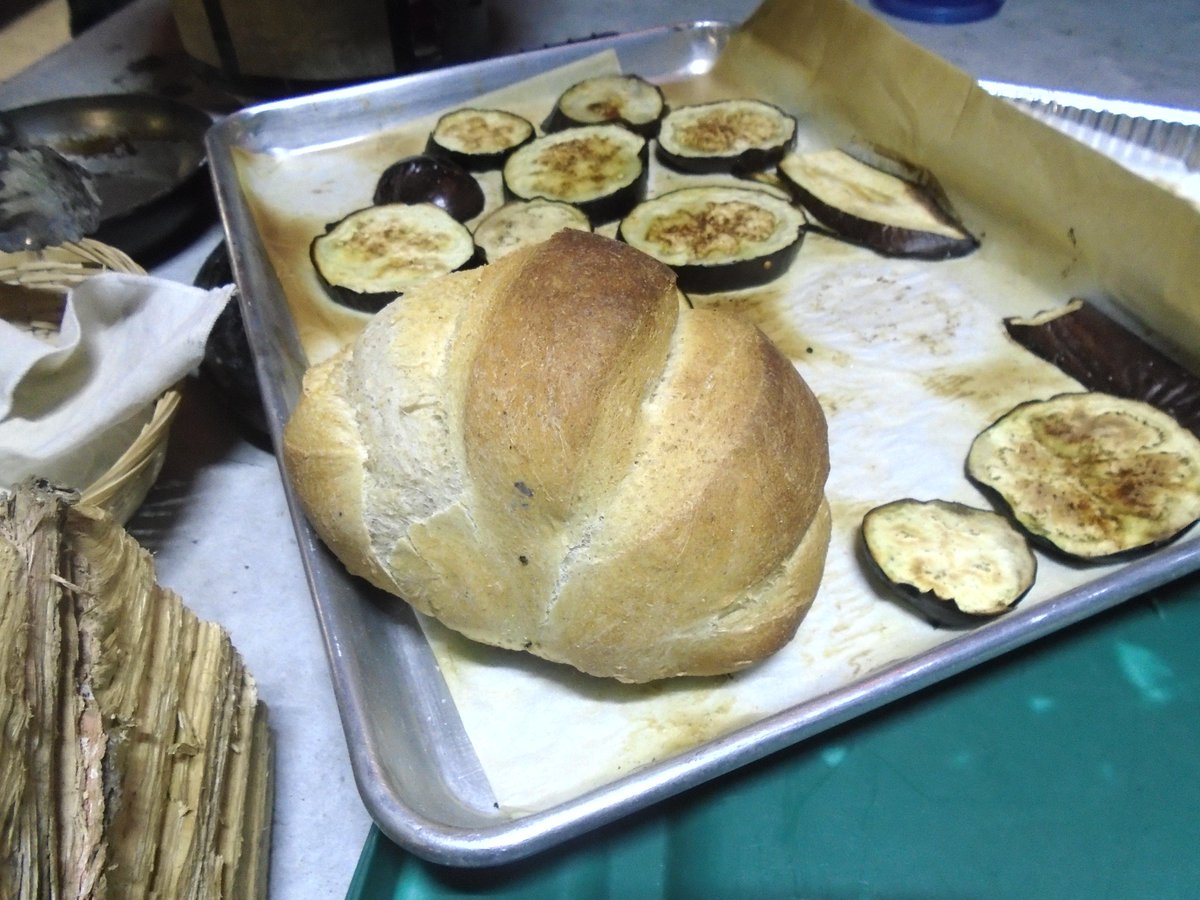 FriendsofRP's tweet photo. Bake Oven Workshop was a success! We even made bread and roasted vegetables! http://t.co/TfgPF1JJwo