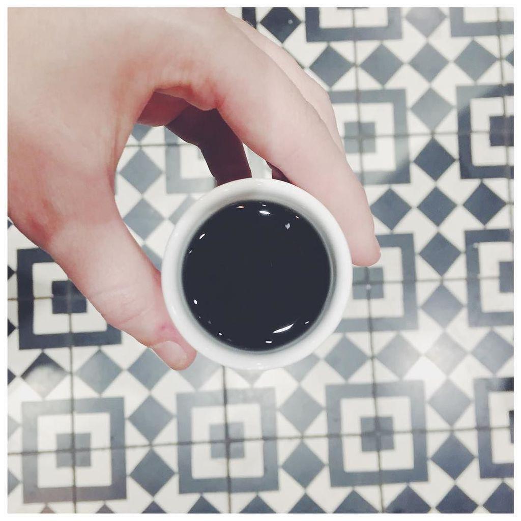 barbara_solomon's tweet photo. celebrating the brilliant @belmonteraw and their #desktopdelivery in their new location in… http://t.co/cjTd7Xvg1N http://t.co/trFapaoRB5