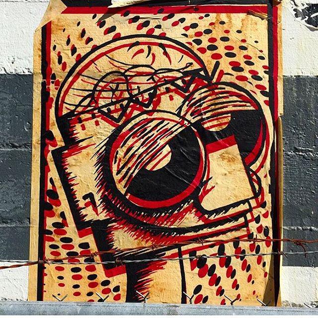 Otherbots's tweet image. 📷@drsc0 #portlandstreetart #happyrobots #happy #robot #wheatpaste #art #pdx #portland #streetart by happyrobots