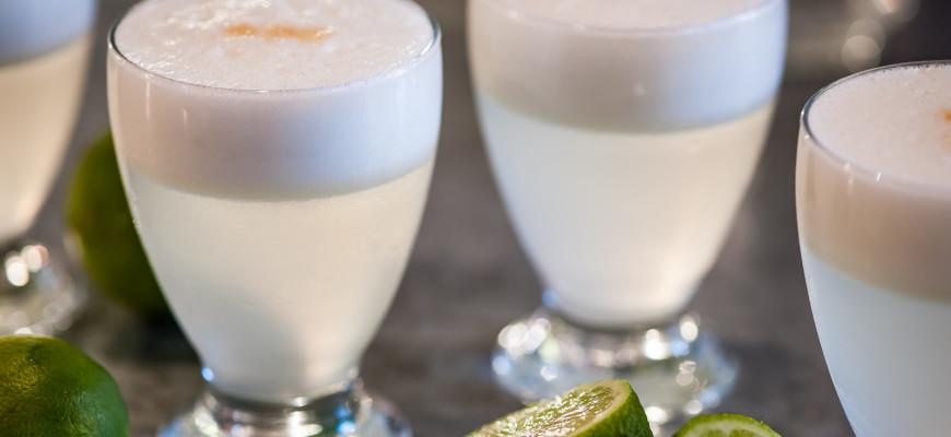 InsightCourtney's tweet photo. Master the art to the perfect #PiscoSour from the bartenders @InkaterraHotels #InsightPeru http://t.co/ZjwRthhYpM http://t.co/7OwfNJ72bE