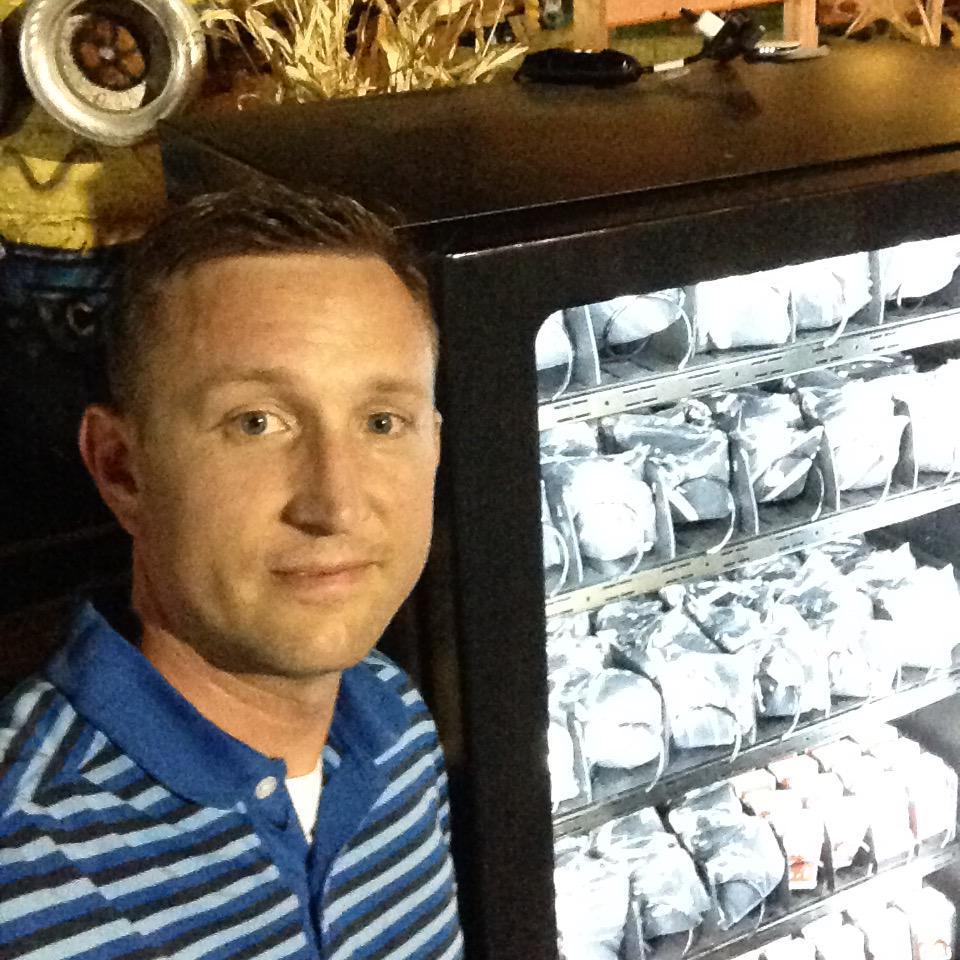 rjsorenson's tweet photo. @97thFloor social media vending machine! #10yearsof97 #dm484 http://t.co/CWhq4msZPa