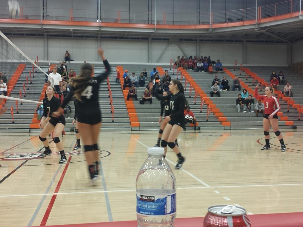 Trojan VB lost the 1st set 17-25 to <a href="/SkagitCardinals/">SVCCardinalAthletics</a> Trojans trail now in 2nd 9-10 #GoTrojans #TrojanNation