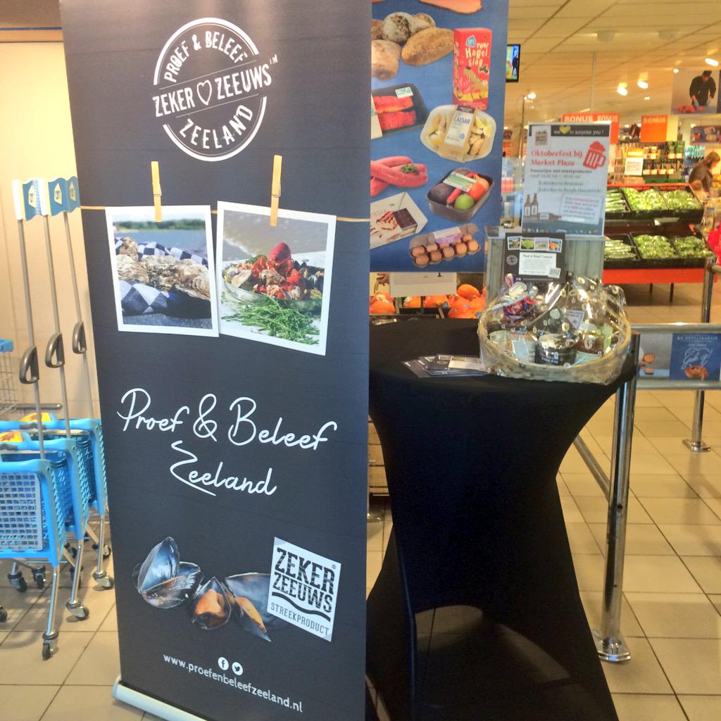 Werkbezoek gedeputeerde <a href="/JoAnnesdeBat/">Jo-Annes de Bat</a> &amp; mooie interactie met producenten #MarketPlaza. #Bruinisse. @Zeker_Zeeuws