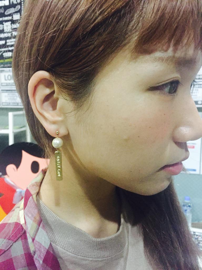 Daisy Loo 15冬 新作登場 大好評のプレートタイプのピアス イヤリング をマイナーチェンジして 新たに2種作りました パール付きです 二種ともに 1300 うれてます お早めにどうぞ T Co oeho8txa