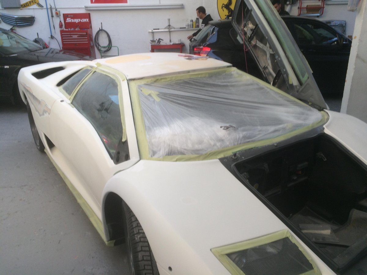 PrimePaintBody's tweet image. Lambo Nearly Ready To Be Primed.