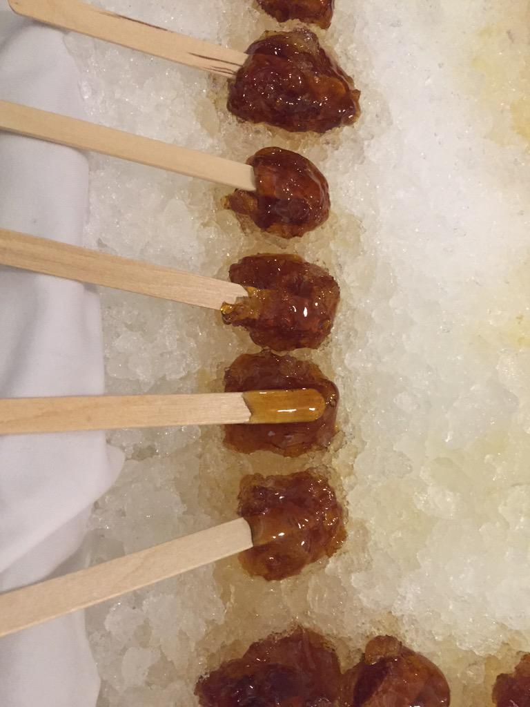 nomaditis's tweet photo. Q: What do these delightful dishes have in common? (A: Canadian maple syrup). D'lish! @Montreal #GoMedia15 http://t.co/oNrM48IKeq