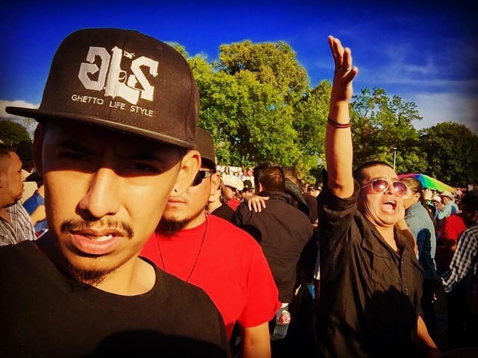 MorenobrownGLS's tweet photo. En newyork la raza representa http://t.co/zOIxlgQA6d